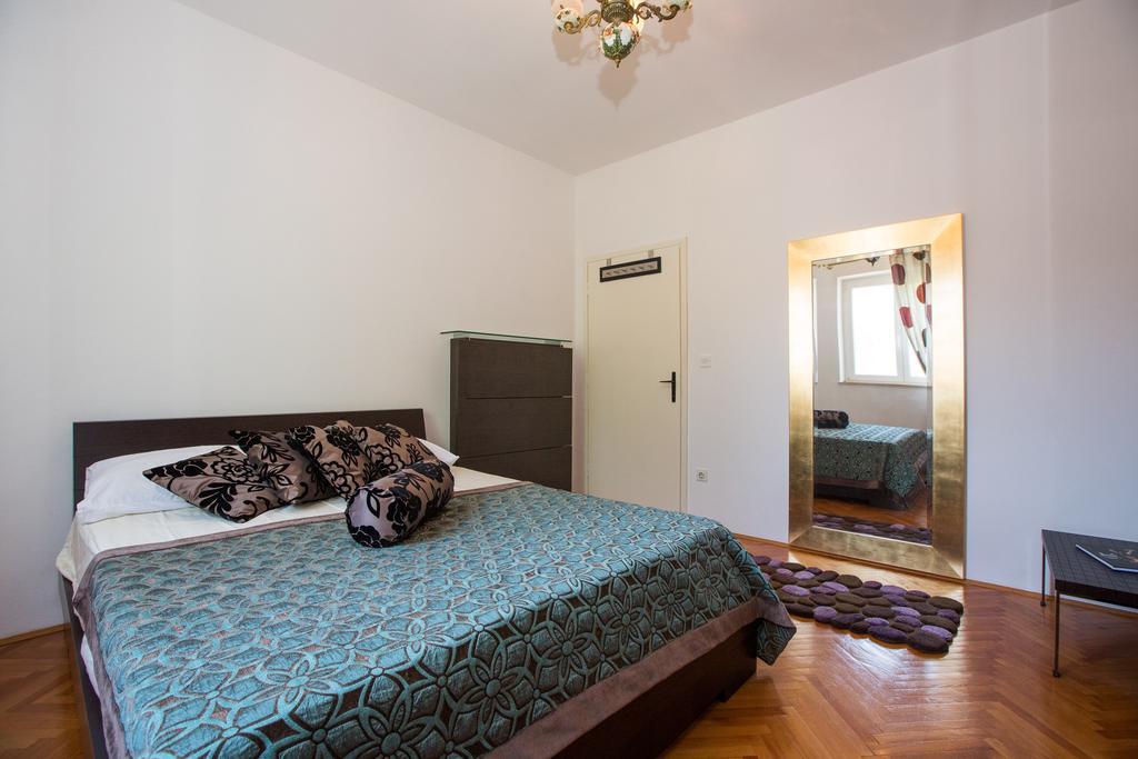 Aida And For Couples And Families Free Parking Apartment