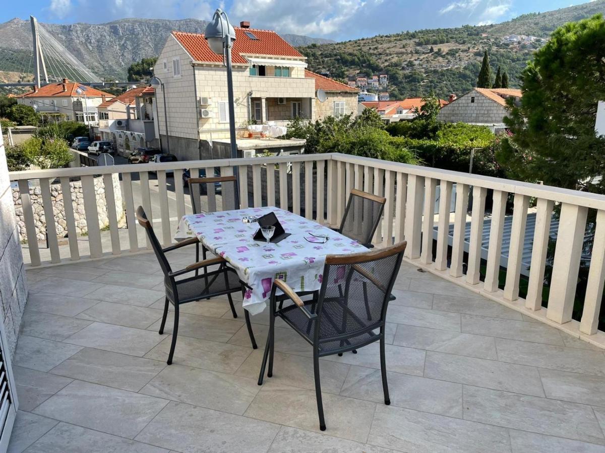 Aida And For Couples And Families Free Parking Apartment